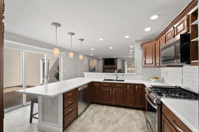 2204 Bluewater Drive, Warsaw, IN 46580