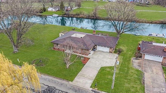2204 Bluewater Drive, Warsaw, IN 46580