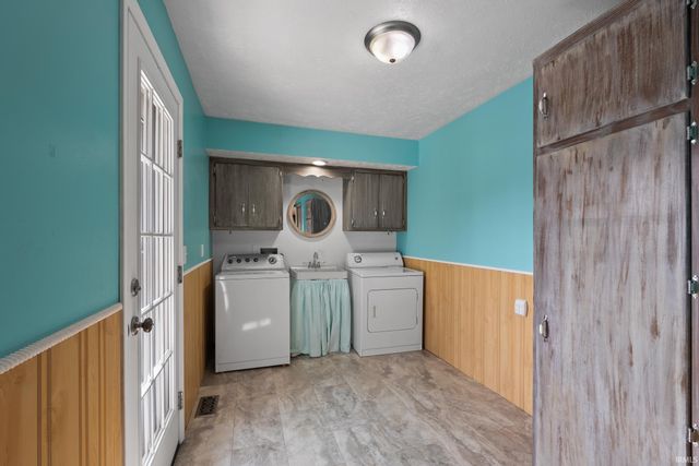 2204 Bluewater Drive, Warsaw, IN 46580