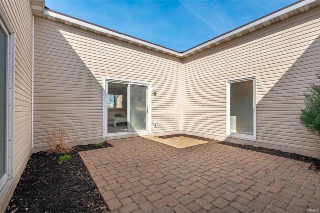 2204 Bluewater Drive, Warsaw, IN 46580