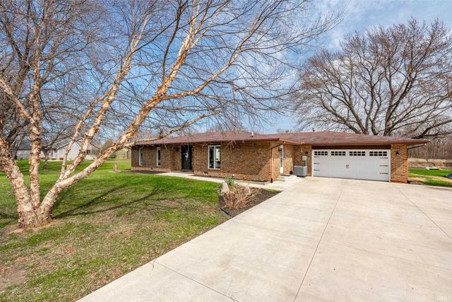 2204 Bluewater Drive, Warsaw, IN 46580