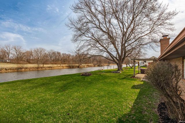 2204 Bluewater Drive, Warsaw, IN 46580