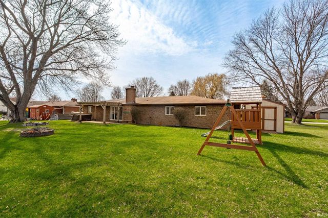 2204 Bluewater Drive, Warsaw, IN 46580