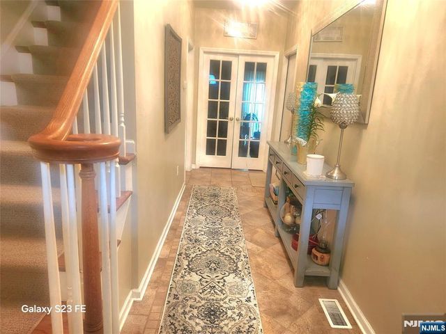 6 Central Avenue 3, Rochelle Park, NJ 07662