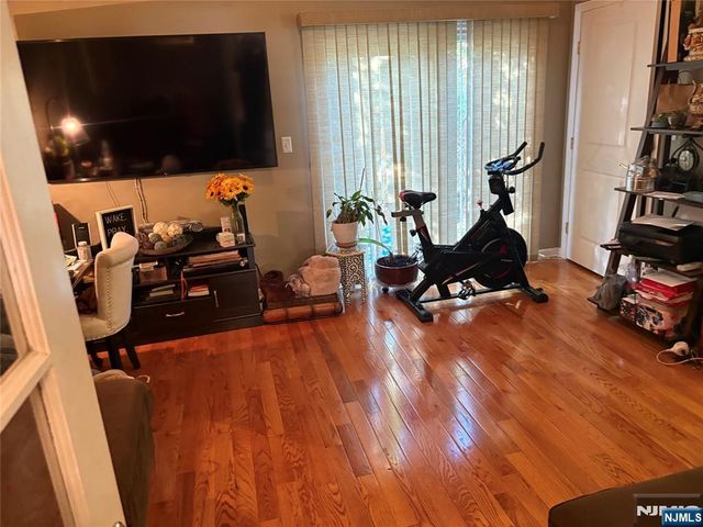 6 Central Avenue 3, Rochelle Park, NJ 07662