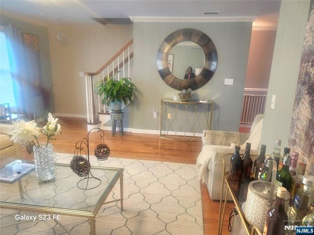 6 Central Avenue 3, Rochelle Park, NJ 07662