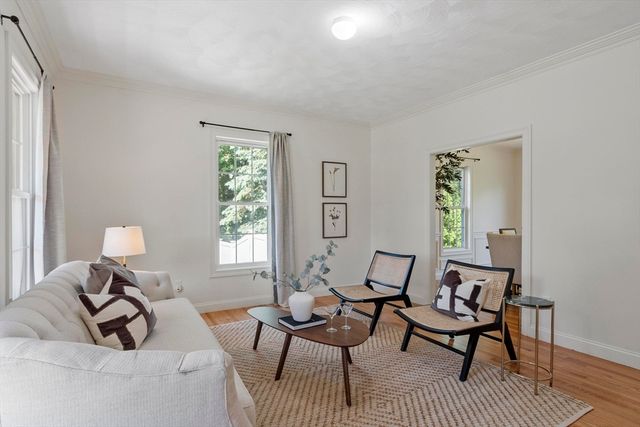 9 Meeting House Circle, Bedford, MA 01730