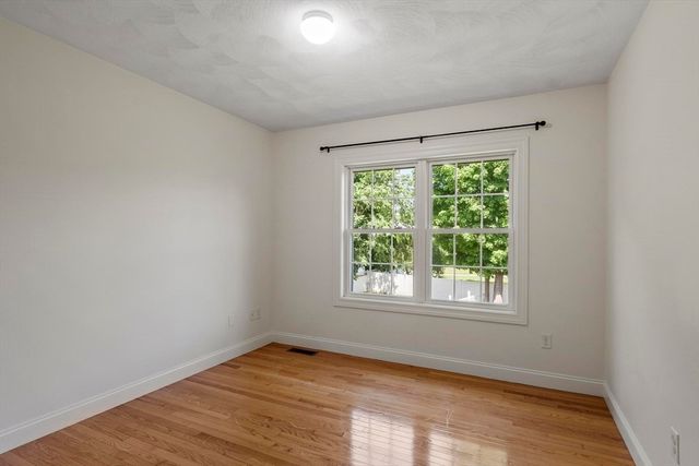 9 Meeting House Circle, Bedford, MA 01730