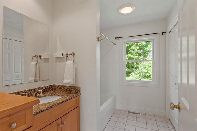 9 Meeting House Circle, Bedford, MA 01730