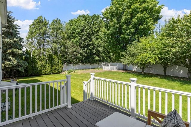 9 Meeting House Circle, Bedford, MA 01730