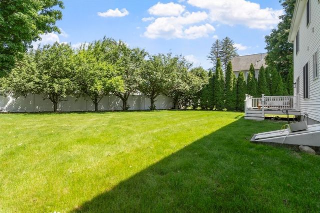 9 Meeting House Circle, Bedford, MA 01730