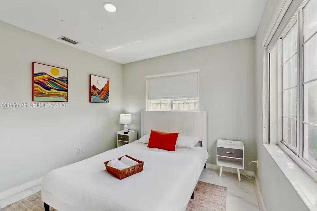 Image 11 of property listing at 8331 NW 44th Ct, Lauderhill, FL 33351