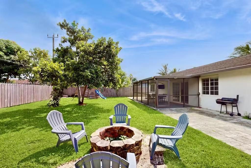 Image 19 of property listing at 8331 NW 44th Ct, Lauderhill, FL 33351