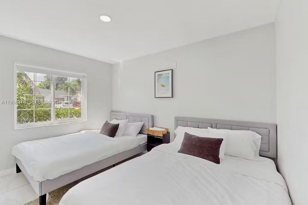 Image 9 of property listing at 8331 NW 44th Ct, Lauderhill, FL 33351