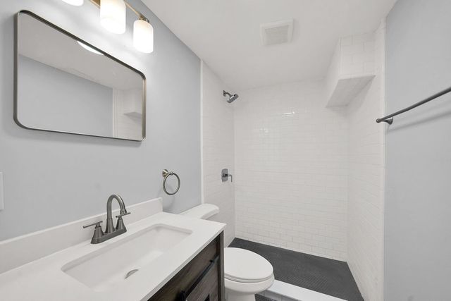 1401 W 72nd Street, Chicago, IL 60636