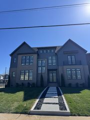 1700 15th Ave, S, Nashville, TN 37212