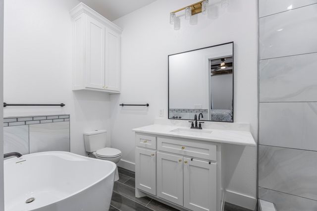 800 E Joplin Road, Bridgeport, TX 76426