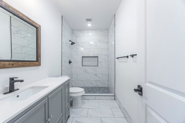 800 E Joplin Road, Bridgeport, TX 76426