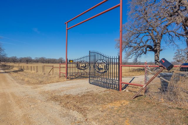 800 E Joplin Road, Bridgeport, TX 76426