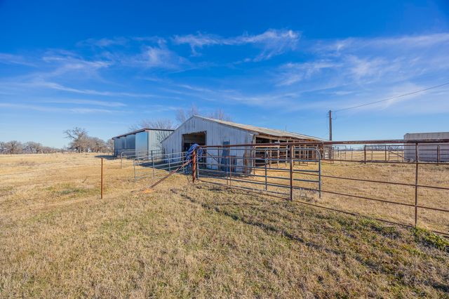800 E Joplin Road, Bridgeport, TX 76426