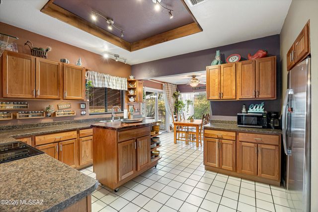 3902 N Calle Entrada, Tucson, AZ 85749