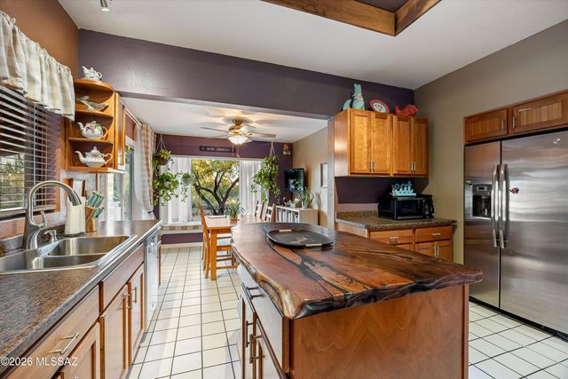 3902 N Calle Entrada, Tucson, AZ 85749