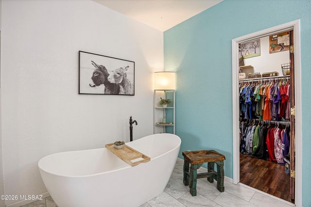 3902 N Calle Entrada, Tucson, AZ 85749