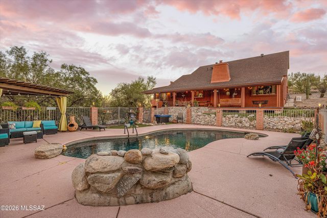 3902 N Calle Entrada, Tucson, AZ 85749