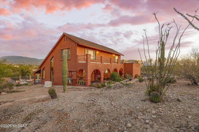 3902 N Calle Entrada, Tucson, AZ 85749