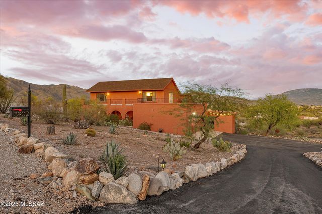 3902 N Calle Entrada, Tucson, AZ 85749
