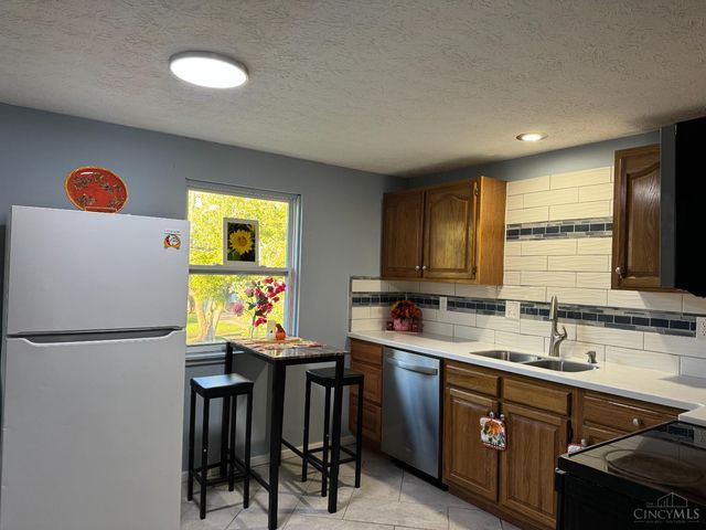 1863 W Kemper Road, Forest Park, OH 45240