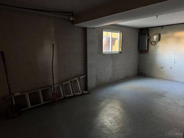 1863 W Kemper Road, Forest Park, OH 45240