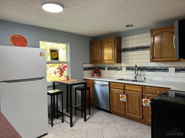 1863 W Kemper Road, Forest Park, OH 45240