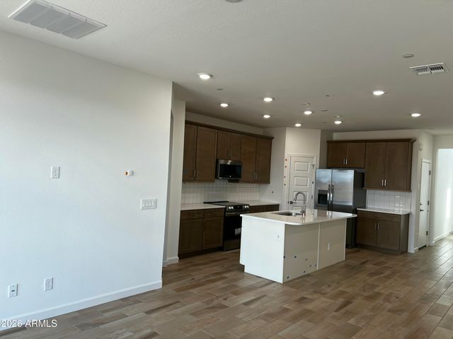 32564 N SMOKE VIEW Trail, Peoria, AZ 85383