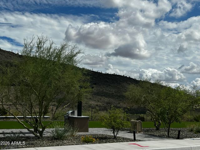 32564 N SMOKE VIEW Trail, Peoria, AZ 85383
