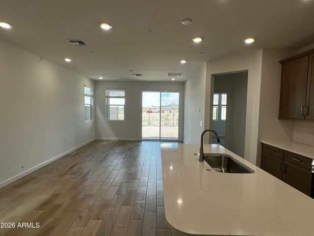 32564 N SMOKE VIEW Trail, Peoria, AZ 85383