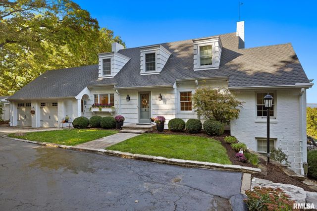 4704 N GRANDVIEW Drive, Peoria Heights, IL 61616