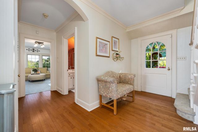 4704 N GRANDVIEW Drive, Peoria Heights, IL 61616