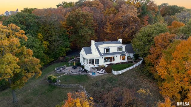 4704 N GRANDVIEW Drive, Peoria Heights, IL 61616