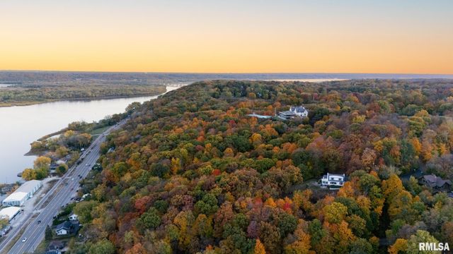 4704 N GRANDVIEW Drive, Peoria Heights, IL 61616