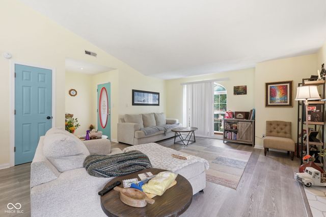 14058 Meadow Lake Drive, Fishers, IN 46038