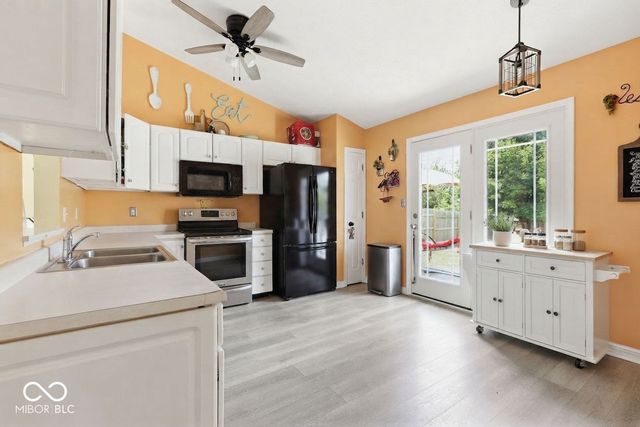 14058 Meadow Lake Drive, Fishers, IN 46038