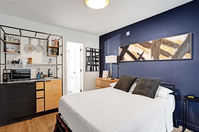 754 NE 40th St B, Fort Lauderdale, FL 33334