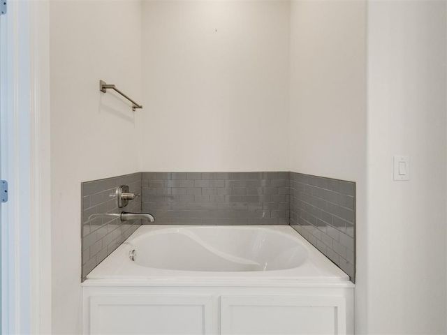 10917 Oaksplinter Lane, Oklahoma City, OK 73173