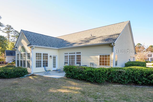 7 Crescent Cir, Bluffton, SC 29910