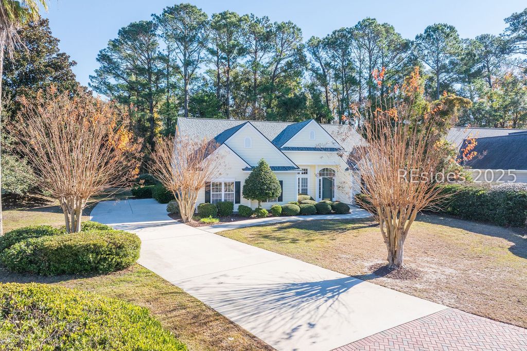 7 Crescent Cir, Bluffton, SC 29910