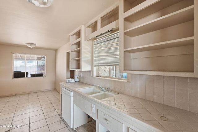2743 W Ocotillo Road, Phoenix, AZ 85017