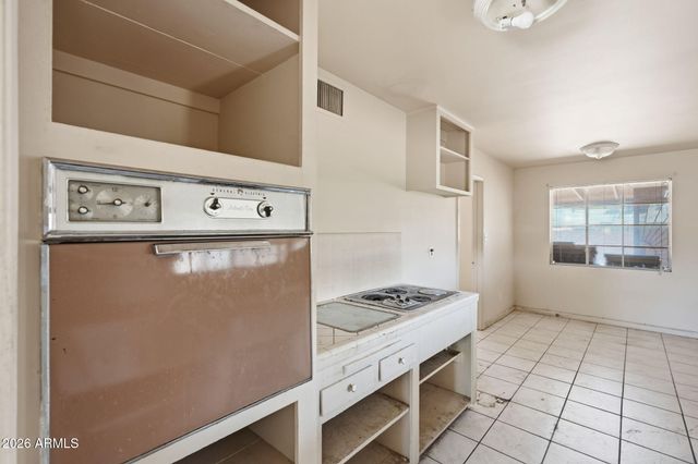 2743 W Ocotillo Road, Phoenix, AZ 85017