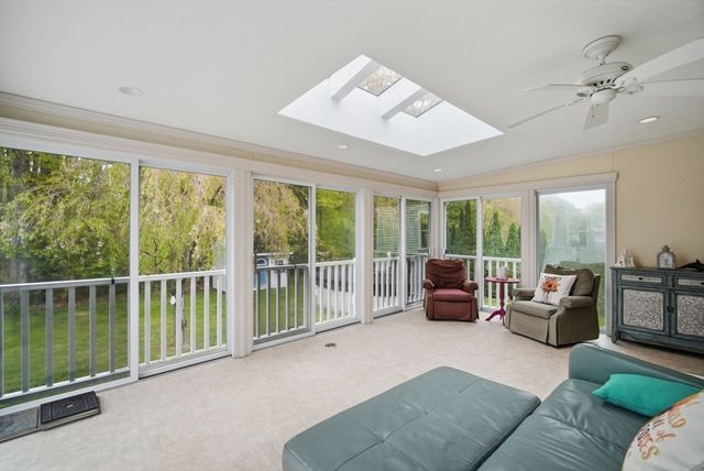 7 Crestwood Rd, Leicester, MA 01524