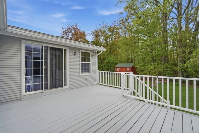 7 Crestwood Rd, Leicester, MA 01524